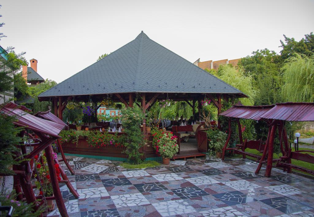 Hotel Carpati Baia Mare Exterior foto